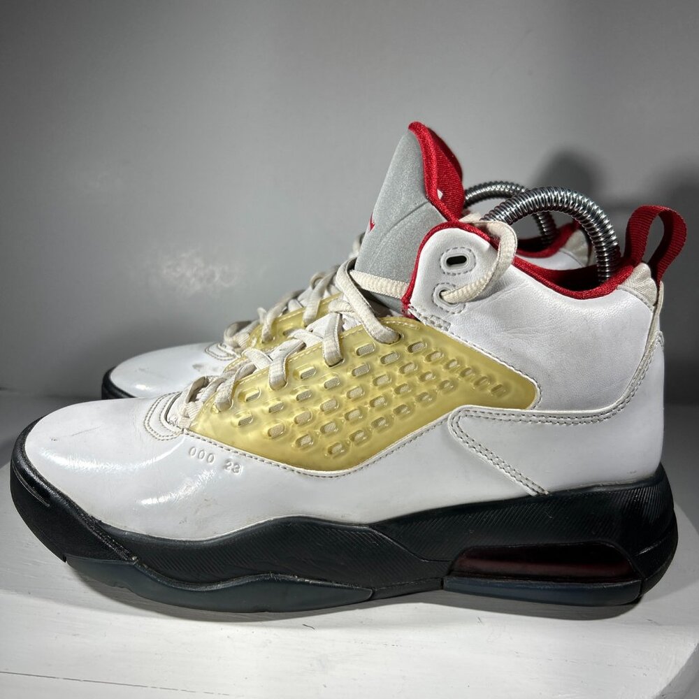 Nike Boys Jordan Maxin 200 Boys Basketball Shoes Size 6.5Y 6.5 White Sneakers